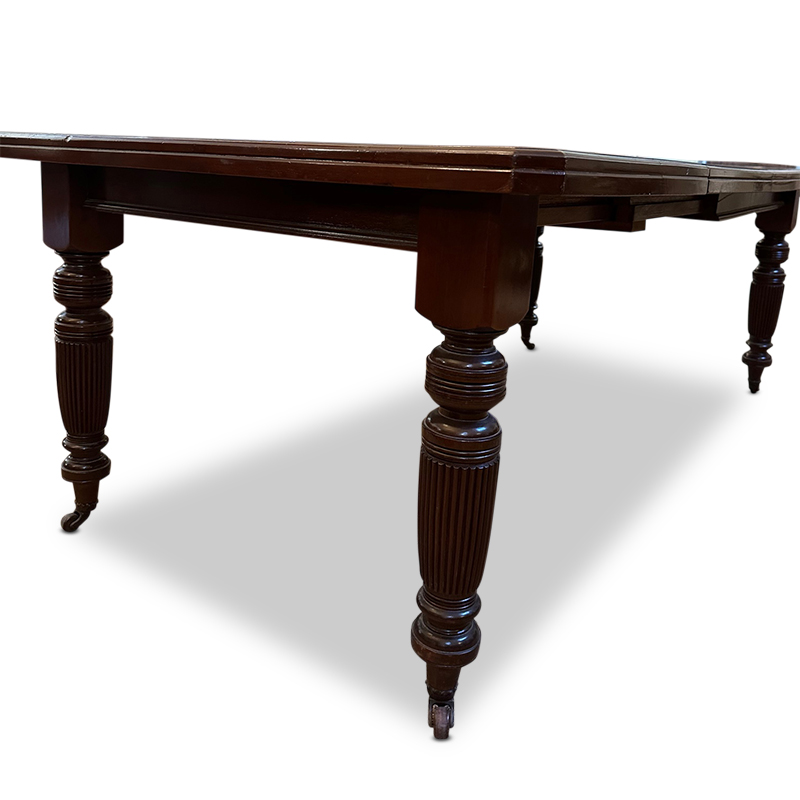 Edwardian mahogany extension dining table
