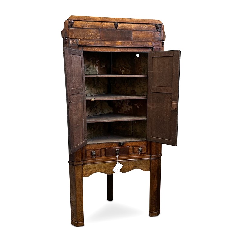 Country oak corner cabinet c.1820